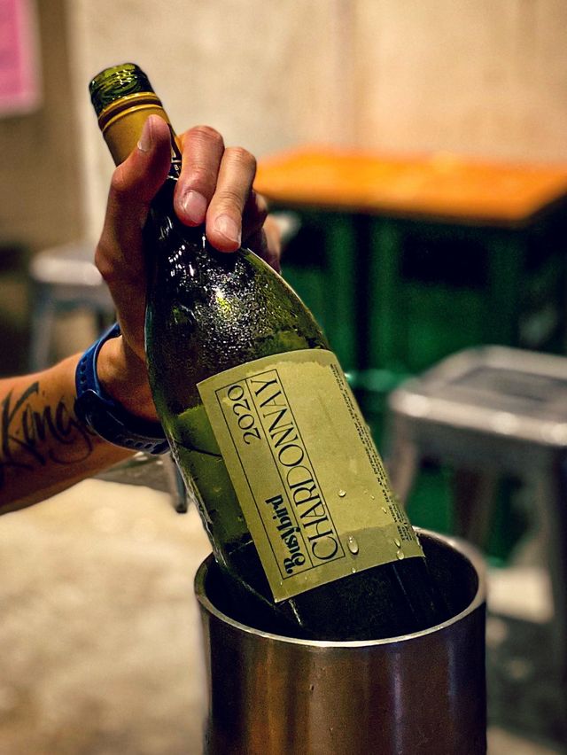 Busy Bird Bottle Co.｜特色半露天酒吧餐廳🍺Happy Hour或輕鬆Chill好去處