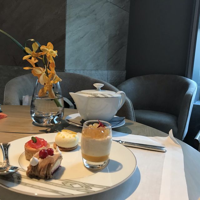 The Drawing Room at St Regis Hong Kong afternoon tea