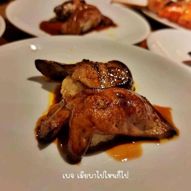buffet นานาชาติ ฟัวกราส์ วากิว ขาหมู เป็ดปักกิ่ง