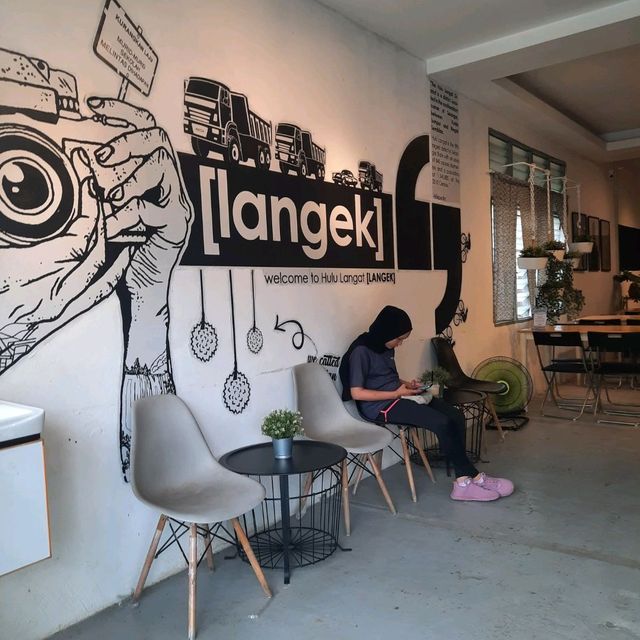 Langek cafe for coffee and desserts 🍨 