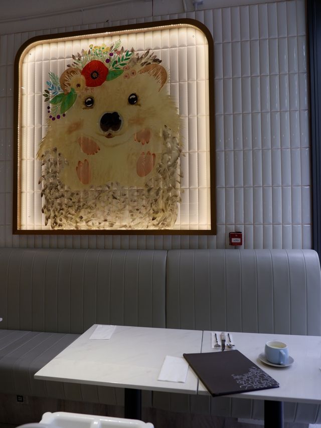 沐浴於樹林與陽光的小黃鴨cafe
