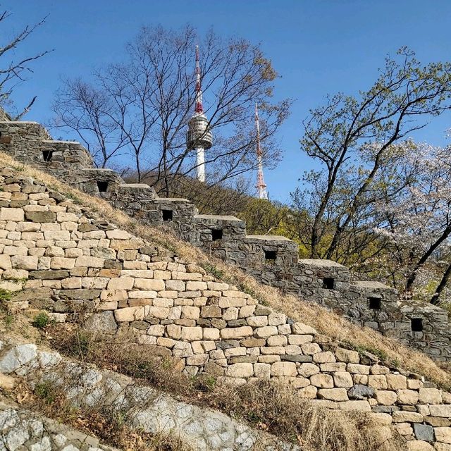 Seoul City wall hike 