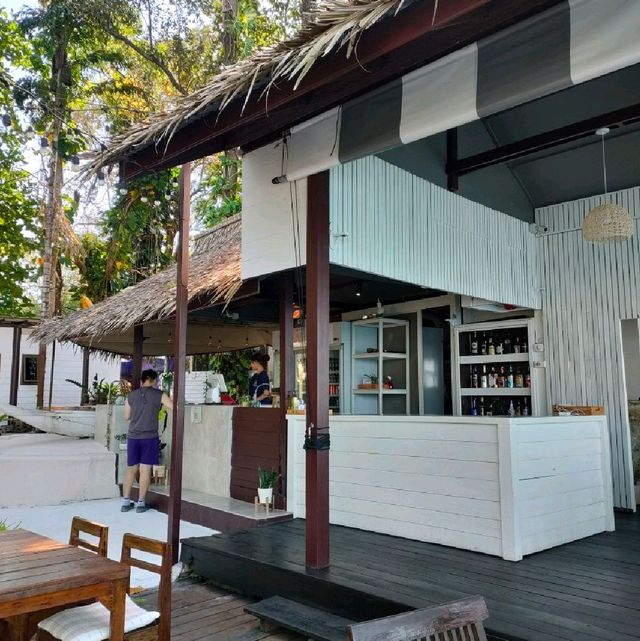 คาเฟ่ลับๆ บนเกาะช้าง