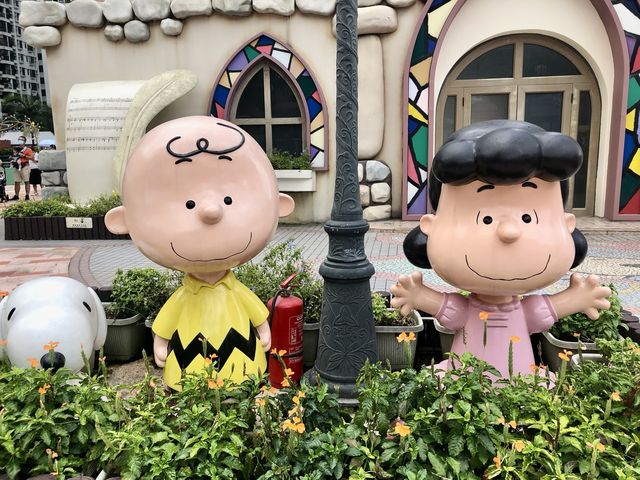 Amusing Day in Snoopy’s World Hong Kong