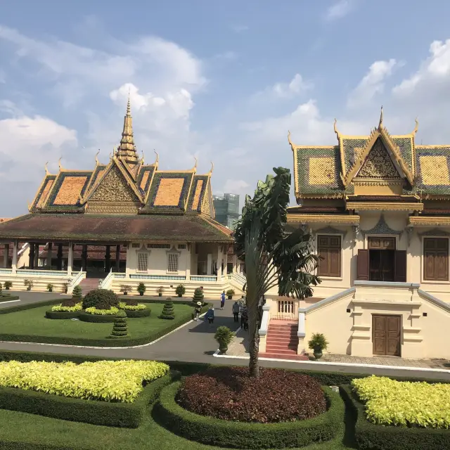 The Royal Palace of Cambodia 👑 