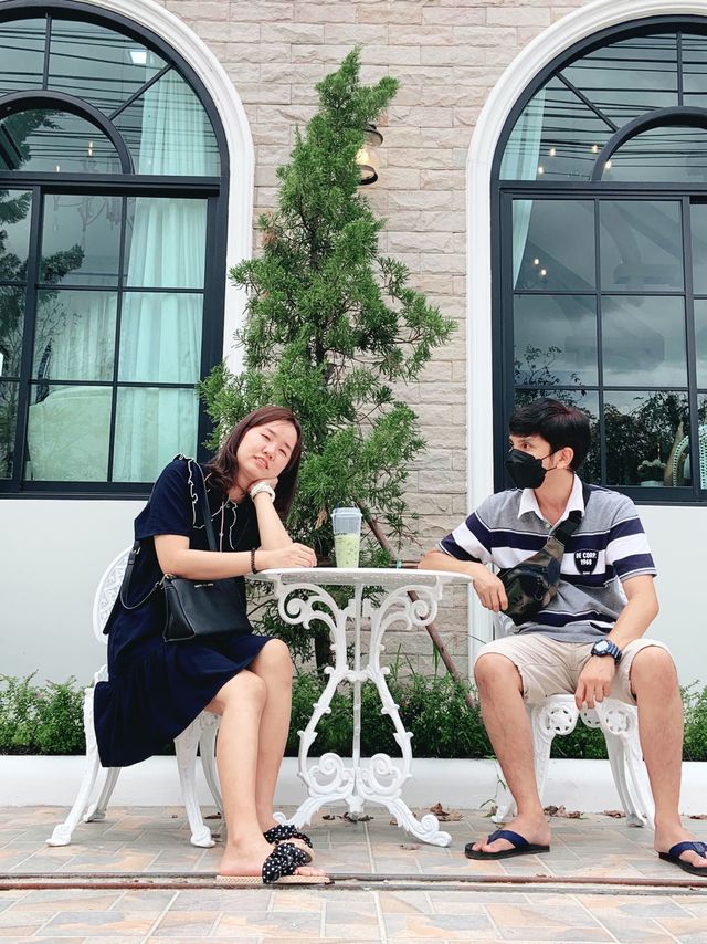 “หอมละมุน” คาเฟ่เปิดใหม่สไตล์ฝรั่งเศส 