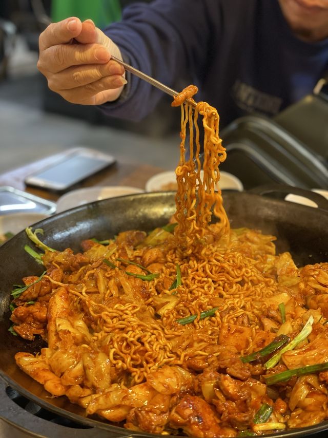 THE Dakgalbi you need to try in Korea 