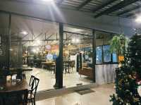“Koff house bar & eatery” ร้านอาหารริมแม่น้ำจันท์ 