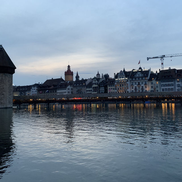 琉森旅遊必到景點卡貝爾橋 Kapellbrücke