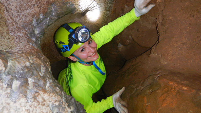 Tour Hang Rục Mòn ( Ruc Mon Cave 1 Adventure )