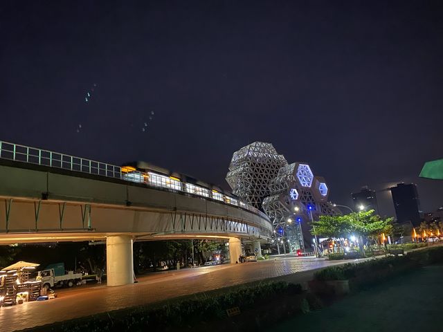 駁二碼頭周邊夜景
