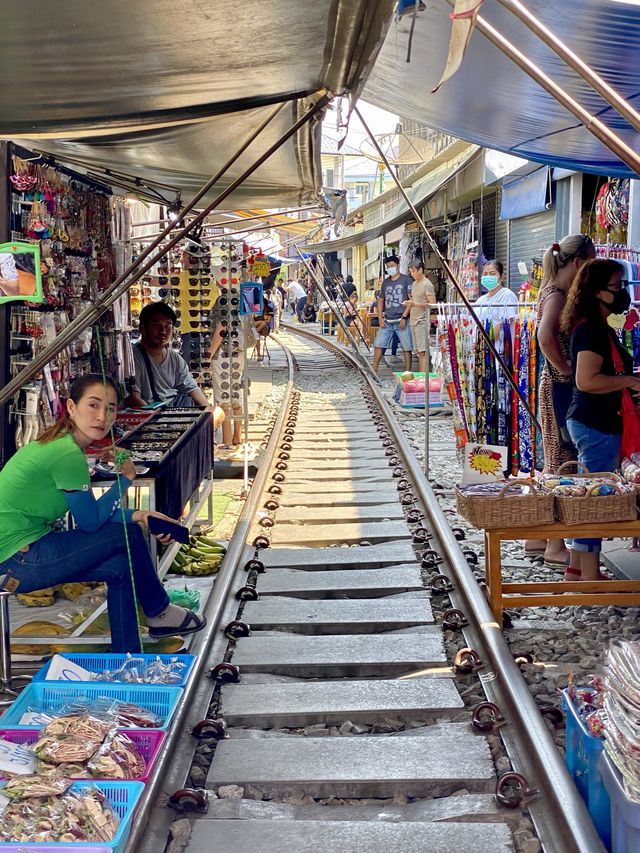 The most unique train market in Bangkok 🚂 
