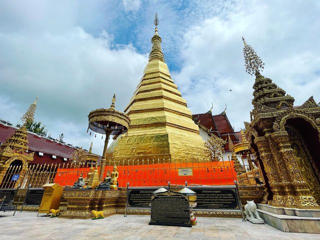 ไหว้ขอพร วัดพระธาตุช่อแฮ วัดคู่บ้านคู่เมืองแพร่