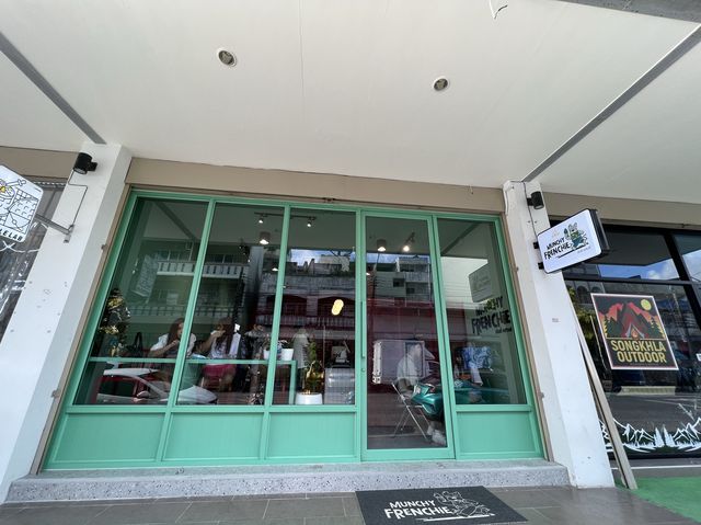 munchy frenchie ร้านไอศครีม