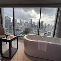 曼谷中心豪華令景酒店🏨落地大玻璃💯浴缸🛁欣賞城景