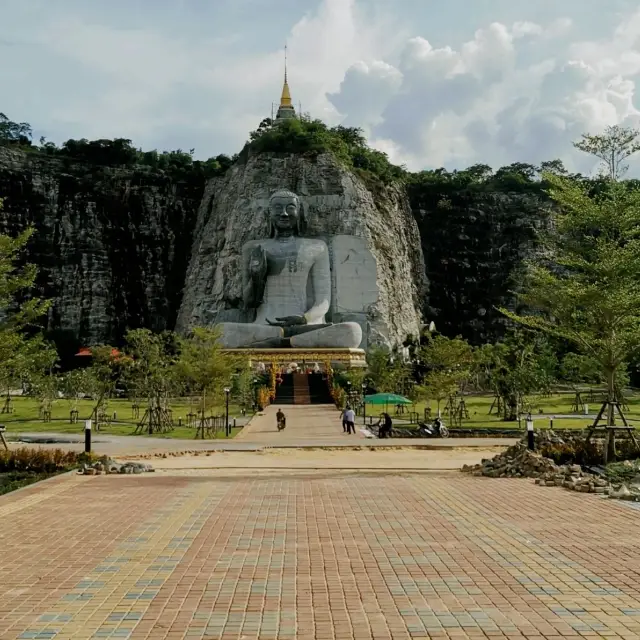 แกะสลักพระใหญ่​ หลวงพ่ออู่ทอง​ พระพุทธปุษยคีรีศรีส