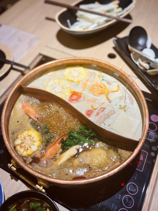 台式吃到飽火鍋♨️ 最愛神仙肉😍😍😍😋🥢