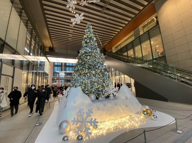 東京・丸の内。『Marunouchi Street Park 2022 Winter』