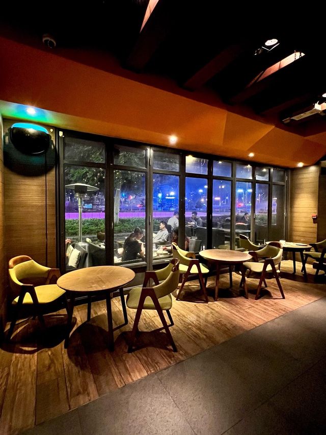 尖東一間泰chill 酒吧海景餐廳🍽🥳