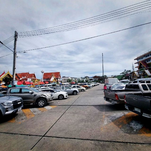 Quiet Town Of Maeklong