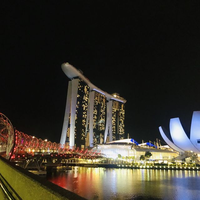 Why so pretty Singapore?