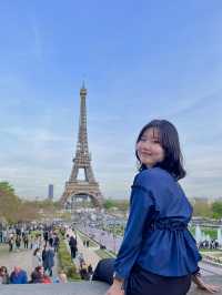 파란하늘과 파리의 에펠탑