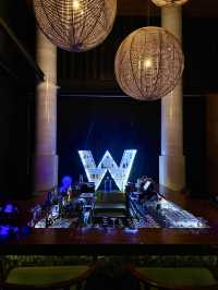 บาร์ rooftop บน Hillside ที่มีดีที่วิวเและดนตรี 