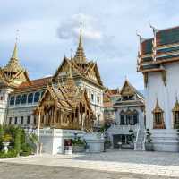 วัดพระแก้ว วัดสวยคู่บ้าน คู่เมืองไทย