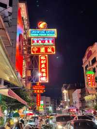 Bird Nest Hunter at Chinatown, Bangkok