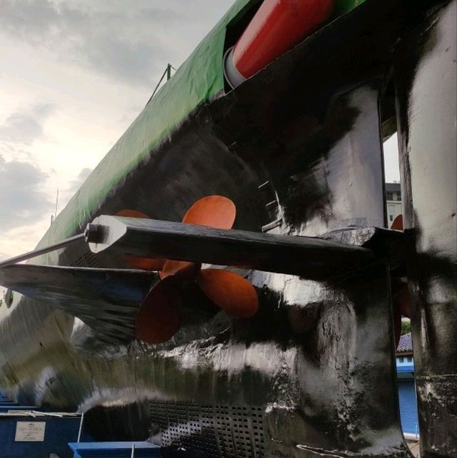 Going Inside the Submarine in Monkasel