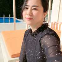 고급진 컬러감의 수영장이 매력적인 머큐어 앰버서더 제주