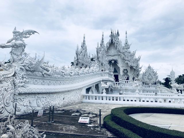 Wat Rong Khun - White Temple