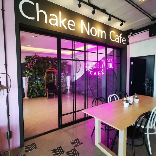 Check Nom Cafe' Samut Songkhram 