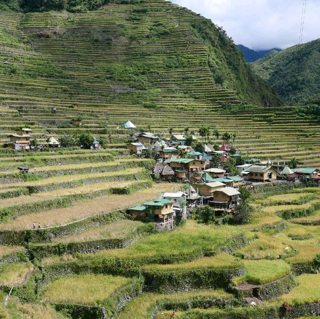 Batad - tranquil village with 360° view