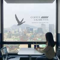 韓国/ｿｳﾙ 〖 市庁 ｼﾁｮﾝ〗 青と白のロゴがかっこいい💙🤍美味しいｺｰﾋｰが飲めるｶﾌｪ☕️