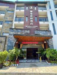 Cozy hotel with convenient location 🏨 