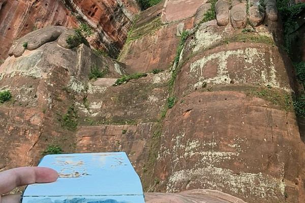 Leshan R. Jackson Sketching Leshan Buddha | Trip.com Leshan