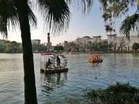 Relaxing at the West Lake Park in Fuzhou! 