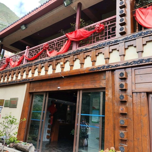 A town worth stopping at 🏘🏯😍in Sichuan province