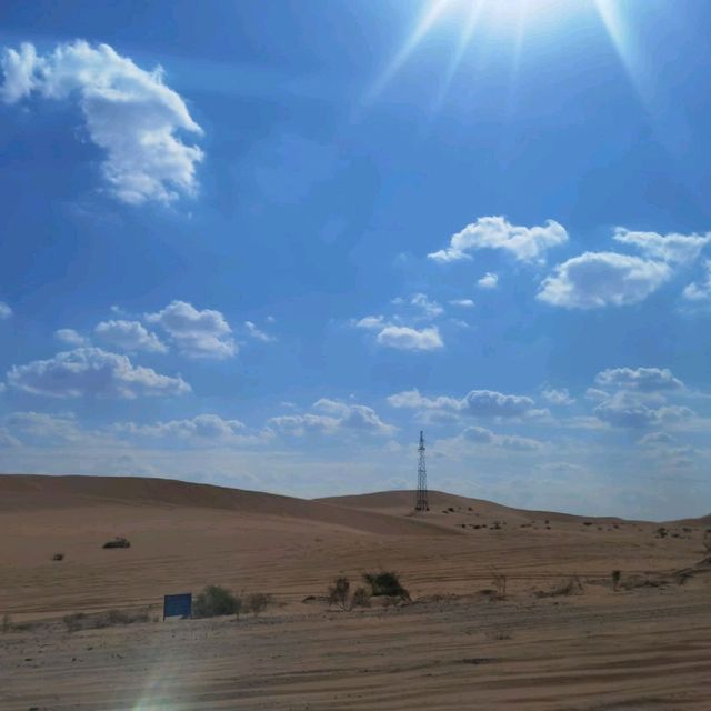 "Lost in the vastness of the #GobiDesert 🐫🏜