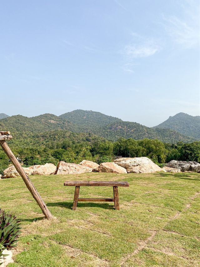 คาเฟ่วิวเขาแห่งแรกในชะอำ เปิดใหม่สดๆ ร้อนๆ 🏔🛖