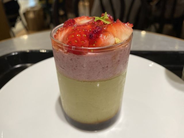 比較的ゆったり過ごせる博多駅近カフェスポット