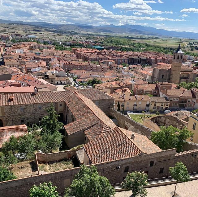 Avila เมืองกำแพงสวย