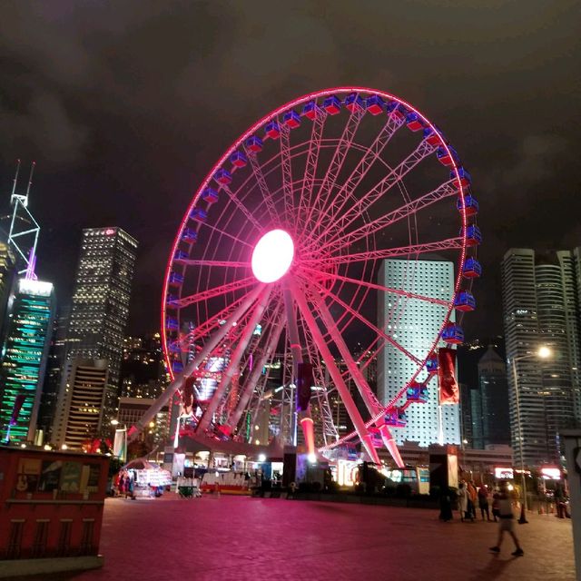 晚上的中環摩天輪