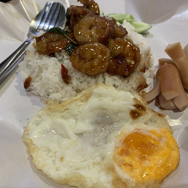 ตั๊กกระเพราถาดยักษ์ @ MRT ลาดพร้าว