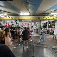 兩個人挑戰最大份既米芝連mama面 ，  D蟹真係啖啖肉