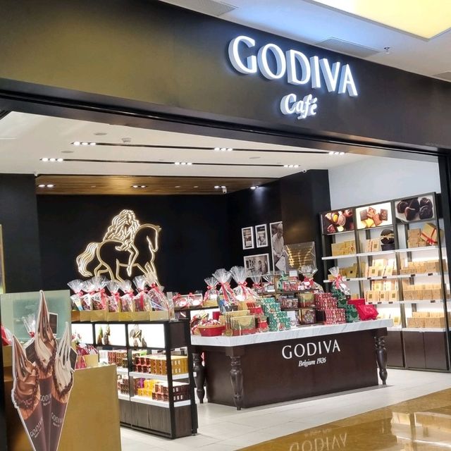 Godiva Cafe Christmas 🎄 Collection 