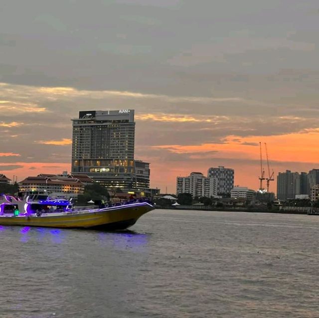 ดูวิว ริมแม่น้ำเจ้าพระยา