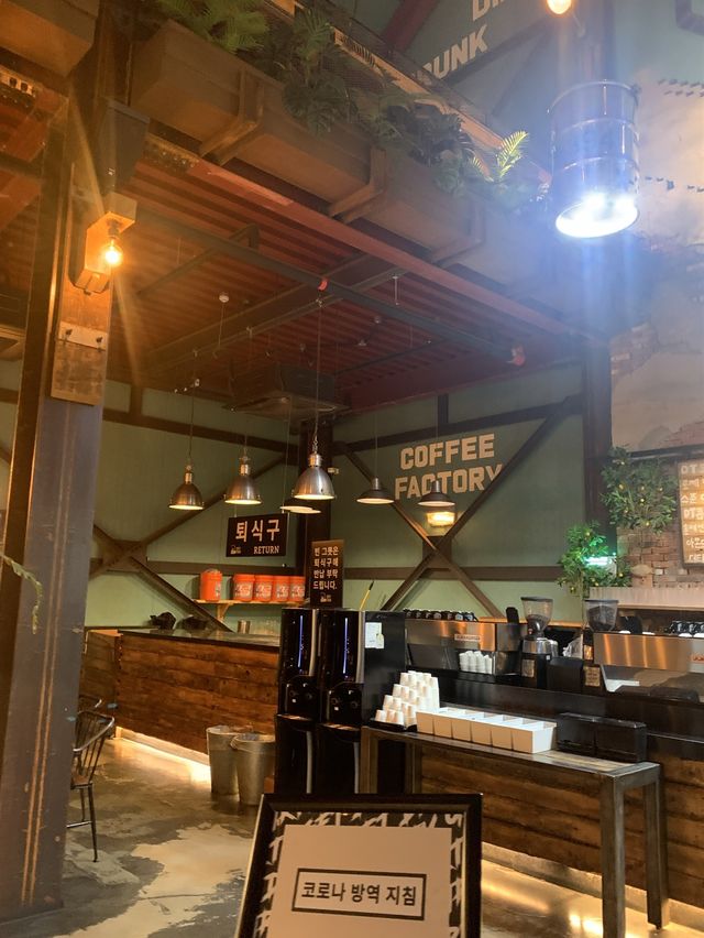 파주 대형 카페 추천 :: 더티트렁크☕