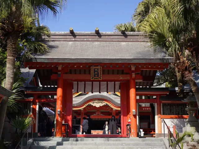 常夏な雰囲気の神社、青島神社